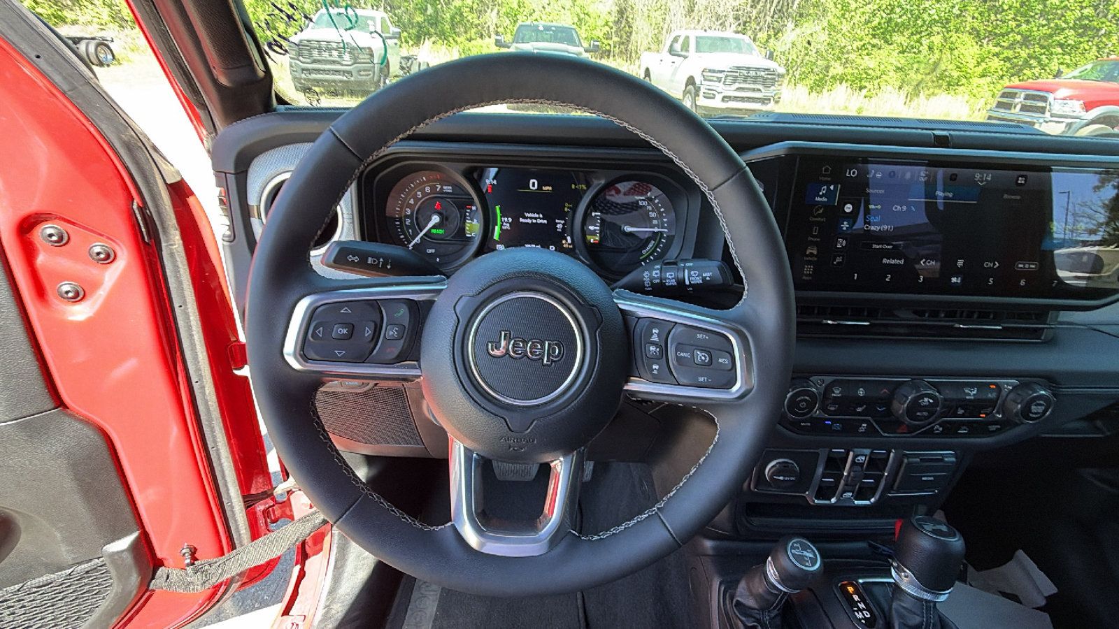 Used 2025 Jeep Wrangler Unlimited Sahara w/ Safety Group AWD/4WD image 26