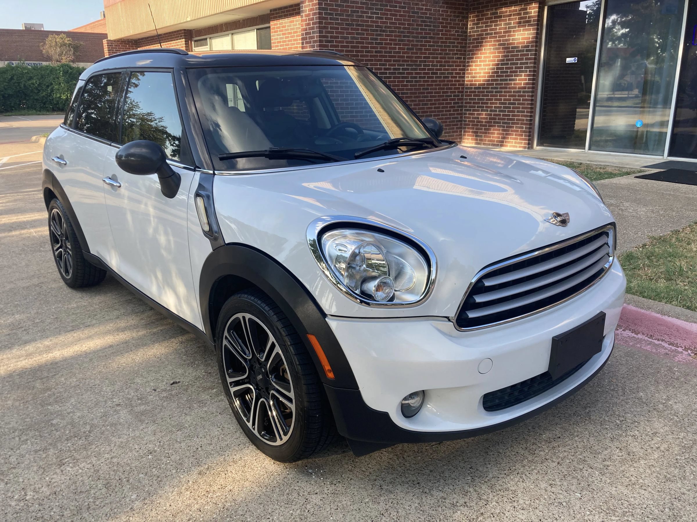 Used 2014 MINI Cooper Countryman FWD image 3