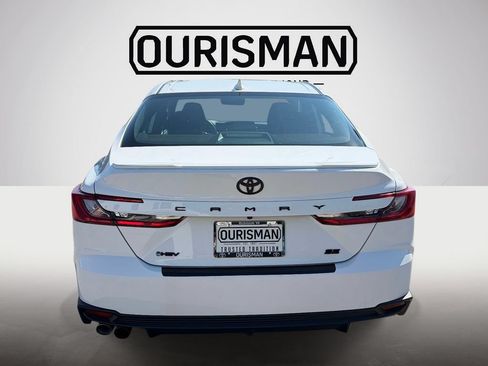 Used 2025 Toyota Camry SE w/ Convenience Package FWD image 12