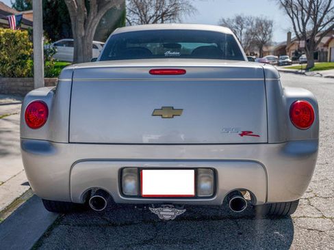 Used 2005 Chevrolet SSR image 17