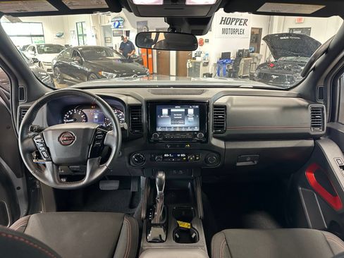 Used 2024 Nissan Frontier PRO-4X w/ Off-Road Protection Package AWD/4WD image 19