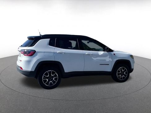 Used 2025 Jeep Compass Trailhawk image 15