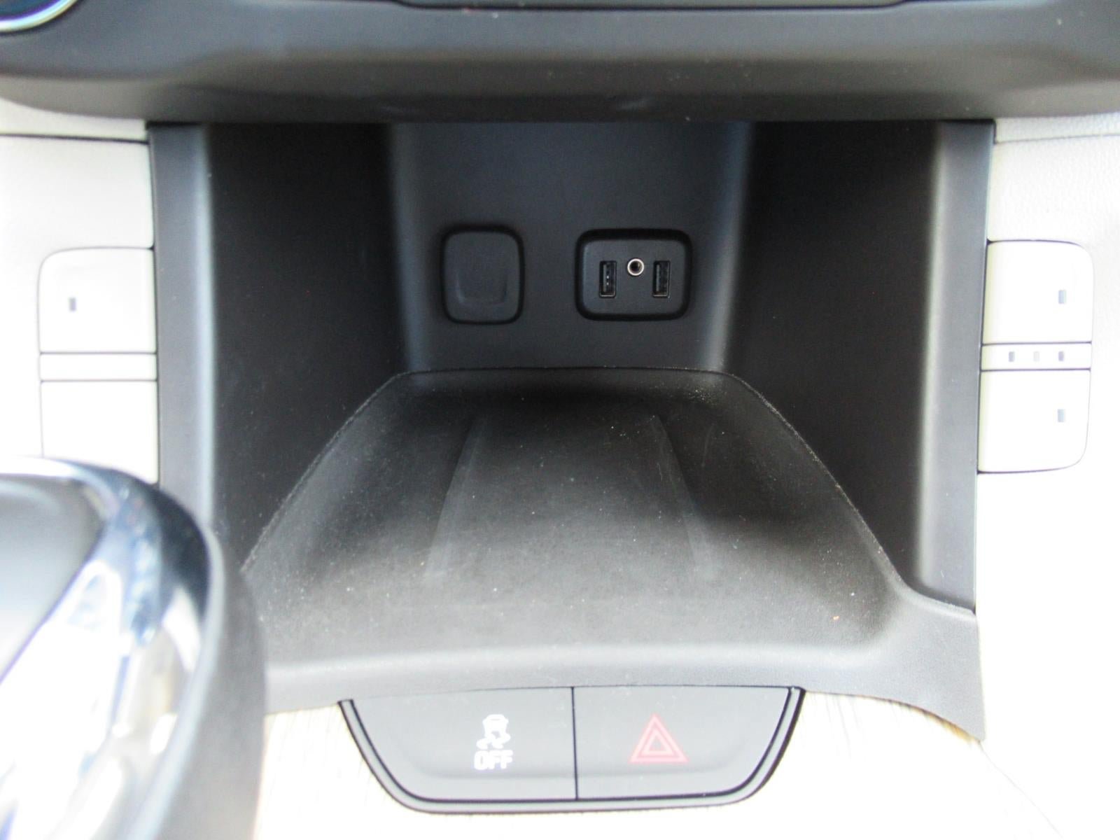 Used 2019 GMC Acadia Denali w/ Technology Package FWD image 29