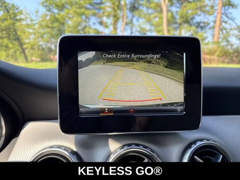 Used 2017 Mercedes-Benz GLA 250 4MATIC image 18