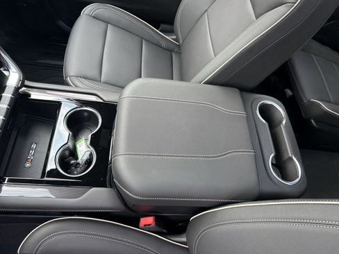 New 2026 GMC Yukon XL Elevation w/ Elevation Premium Package AWD/4WD image 17