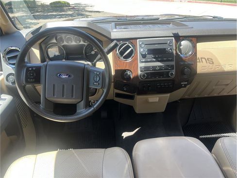 Used 2011 Ford F250 Lariat w/ Lariat Interior Pkg AWD/4WD image 11