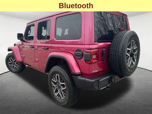 Used 2024 Jeep Wrangler Sahara image 10