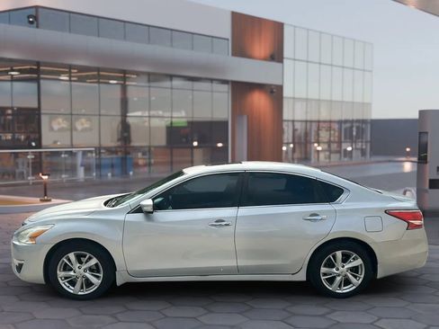 Used 2013 Nissan Altima 2.5 SL w/ Technology Pkg image 3