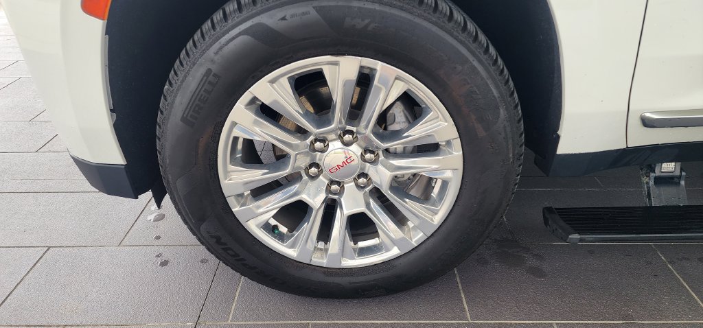 Used 2024 GMC Yukon Denali AWD/4WD image 15