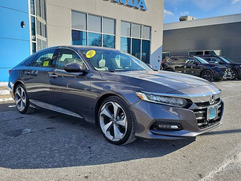 Used 2019 Honda Accord Touring image 3