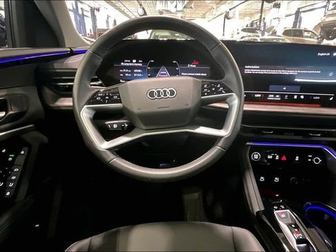 Certified 2025 Audi Q5 Premium w/ Convenience Package AWD/4WD image 5