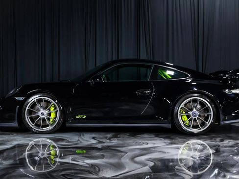 Used 2014 Porsche 911 GT3 w/ Sound Package Plus RWD image 9