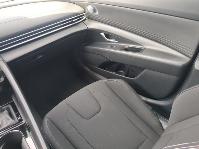 Used 2025 Hyundai Elantra SEL FWD image 17