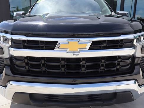 Used 2025 Chevrolet Silverado 1500 LT RWD image 16