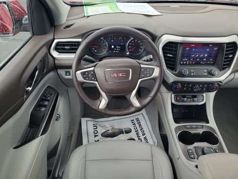 Used 2023 GMC Acadia SLT w/ Preferred Package FWD image 11