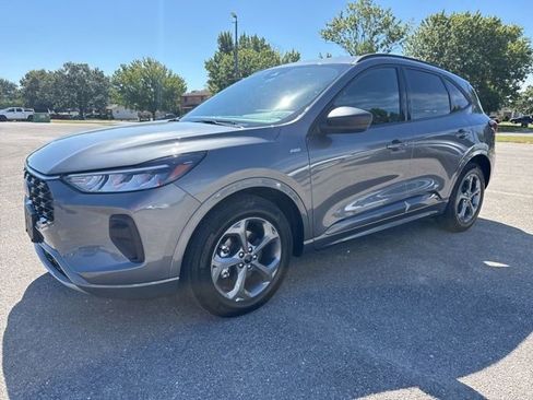 Used 2024 Ford Escape ST-Line image 2