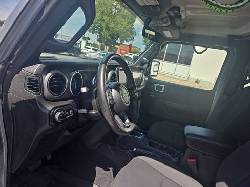Used 2021 Jeep Gladiator Sport AWD/4WD image 11