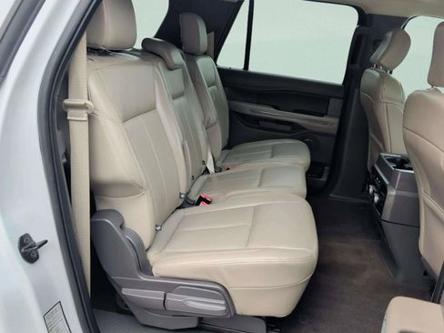 Used 2020 Ford Expedition Max XLT w/ Equipment Group 202A RWD image 19