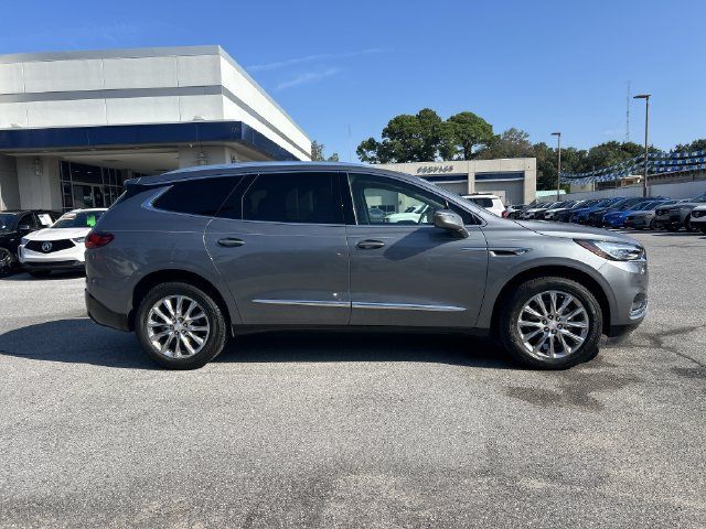 Used 2019 Buick Enclave Premium w/ Experience Buick Package FWD image 3