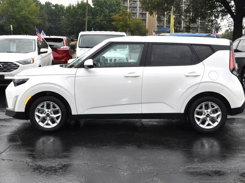 Used 2024 Kia Soul LX w/ LX Technology Package image 19