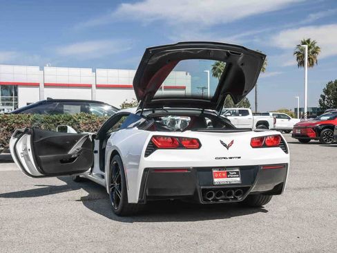 Used 2017 Chevrolet Corvette Stingray Coupe w/ Carbon Flash Badge Package RWD image 31