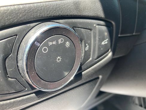 Used 2018 Ford Edge SEL w/ Equipment Group 201A AWD/4WD image 42