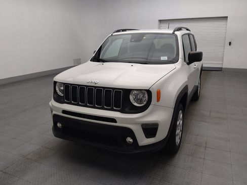 Used 2022 Jeep Renegade Latitude AWD/4WD image 15
