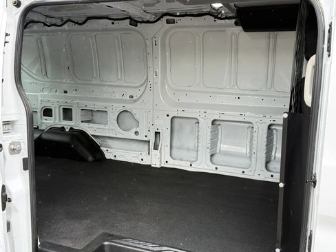 Used 2022 Ford Transit 250 Low Roof RWD image 23