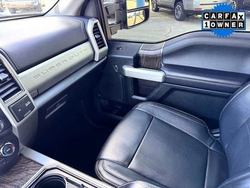 Used 2021 Ford F250 Lariat w/ Chrome Package image 32
