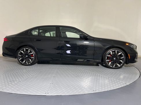 Used 2026 BMW 530i w/ M Sport Package RWD image 8
