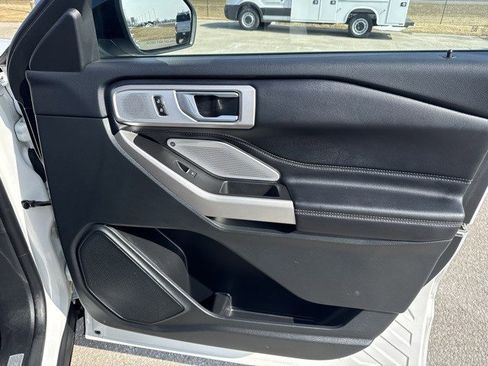Used 2023 Ford Explorer Limited w/ Limited Technology Package image 35