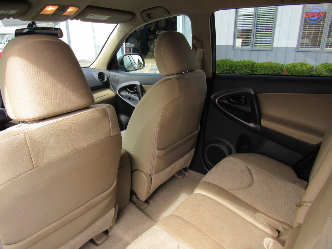 Used 2012 Toyota RAV4 4WD w/ Value Pkg image 32