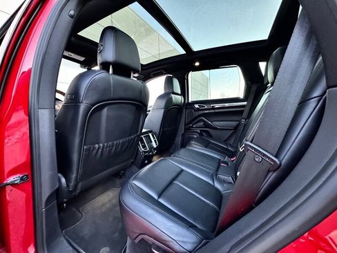 Used 2014 Porsche Cayenne image 23