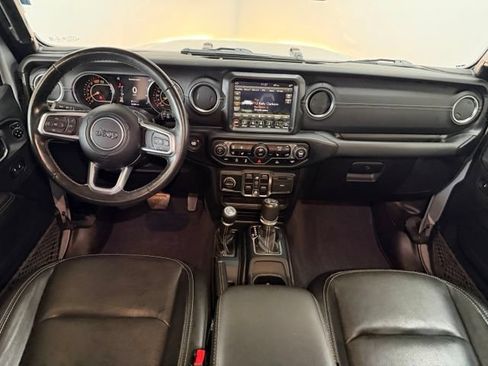 Used 2022 Jeep Wrangler Unlimited Sahara w/ Cold Weather Group AWD/4WD image 34