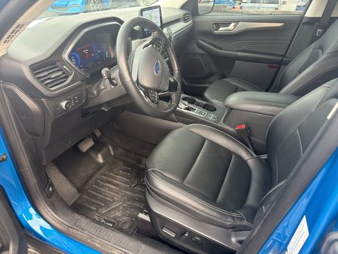 Used 2021 Ford Escape Titanium AWD/4WD image 7