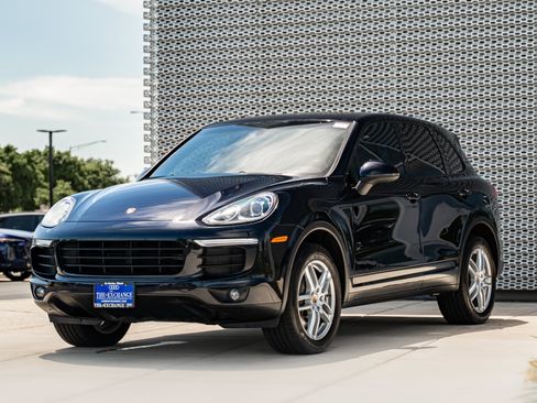 Used 2016 Porsche Cayenne AWD/4WD image 7