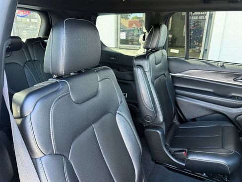 Used 2024 Jeep Grand Cherokee L Limited w/ Luxury Tech Group II image 25