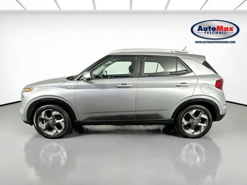 Used 2023 Hyundai Venue SEL w/ Cargo Package FWD image 9