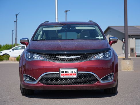 Used 2017 Chrysler Pacifica Limited FWD image 8