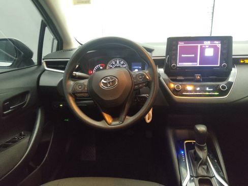 Used 2022 Toyota Corolla LE FWD image 22