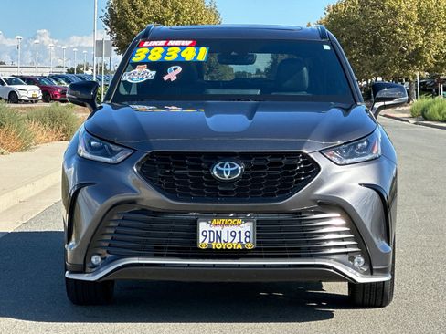 Used 2023 Toyota Highlander XSE image 9