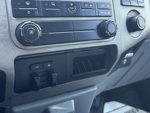 Used 2013 Ford F250 XLT w/ XLT Interior Pkg RWD image 31