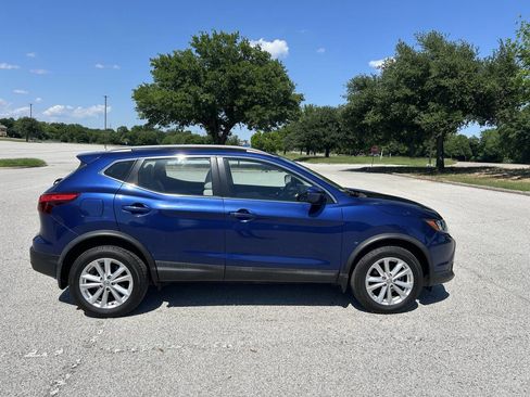 Used 2018 Nissan Rogue Sport SV FWD image 6