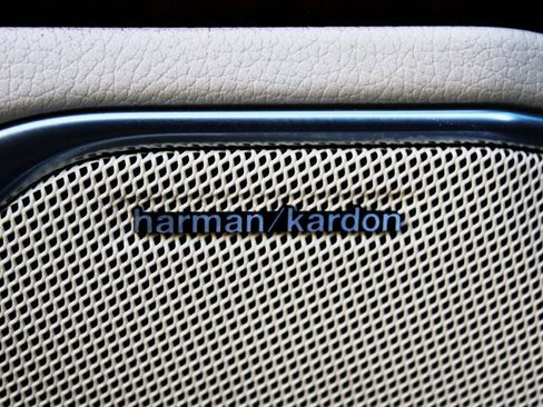 Used 2014 Mercedes-Benz SL 550 w/ Driver Assistance Package image 37