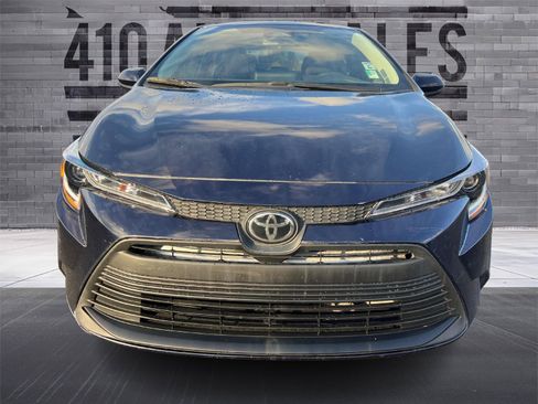 Used 2023 Toyota Corolla LE image 7