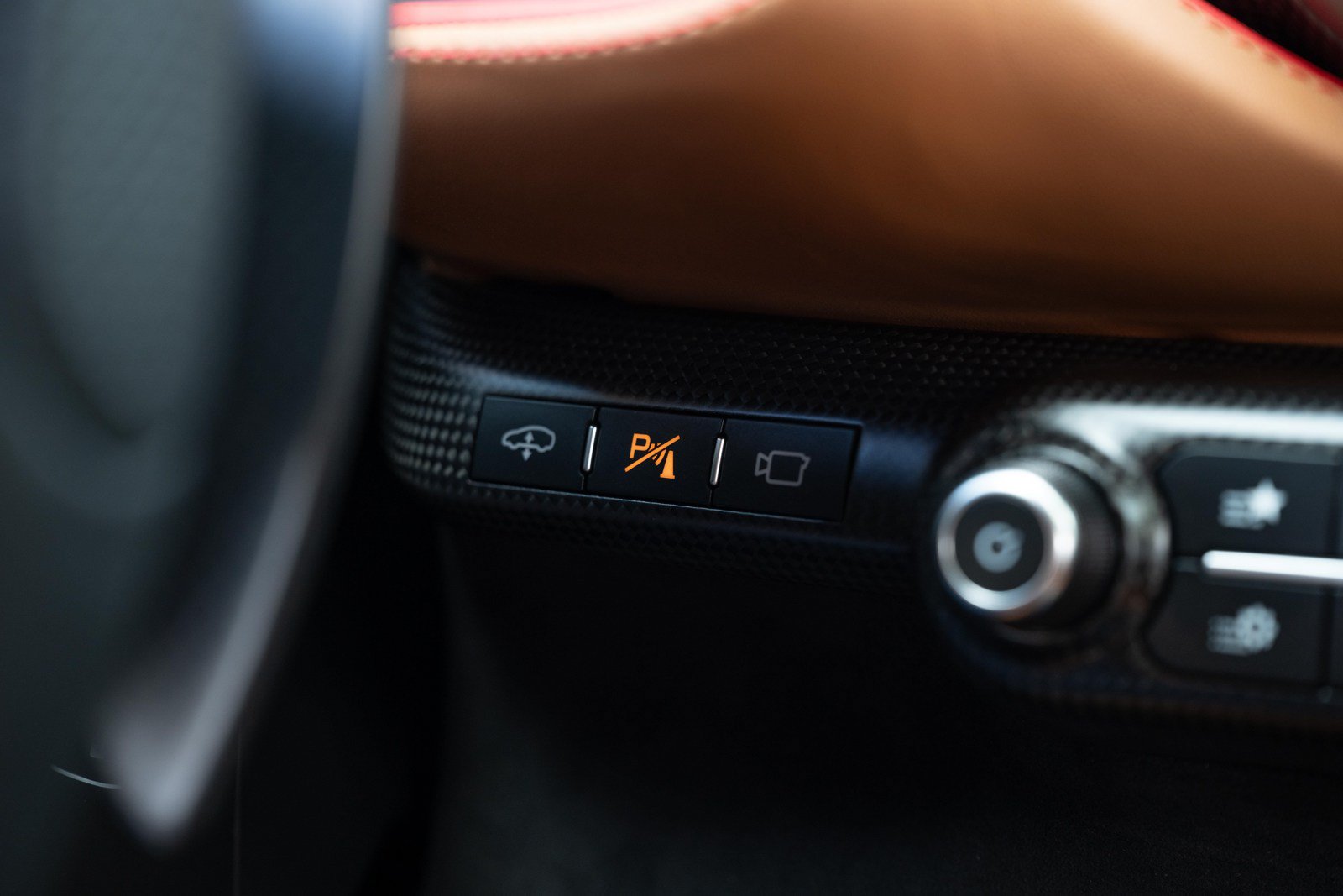 Used 2022 Ferrari 812 Competizione RWD image 57