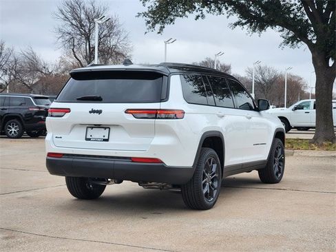 New 2025 Jeep Grand Cherokee L Limited image 3