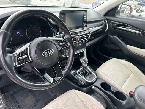 Used 2021 Kia Seltos EX image 31