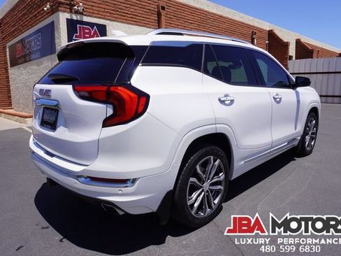 Used 2020 GMC Terrain Denali w/ Denali Premium Package FWD image 3