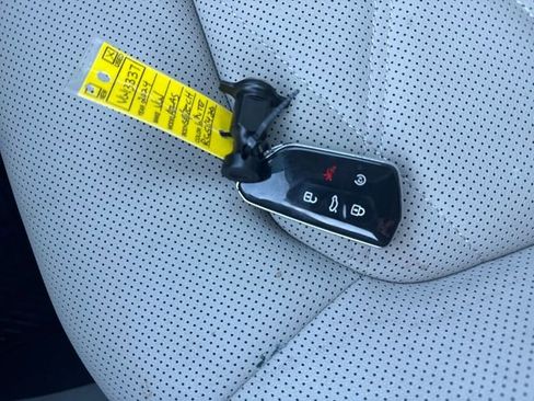 Certified 2024 Volkswagen Atlas SE image 40